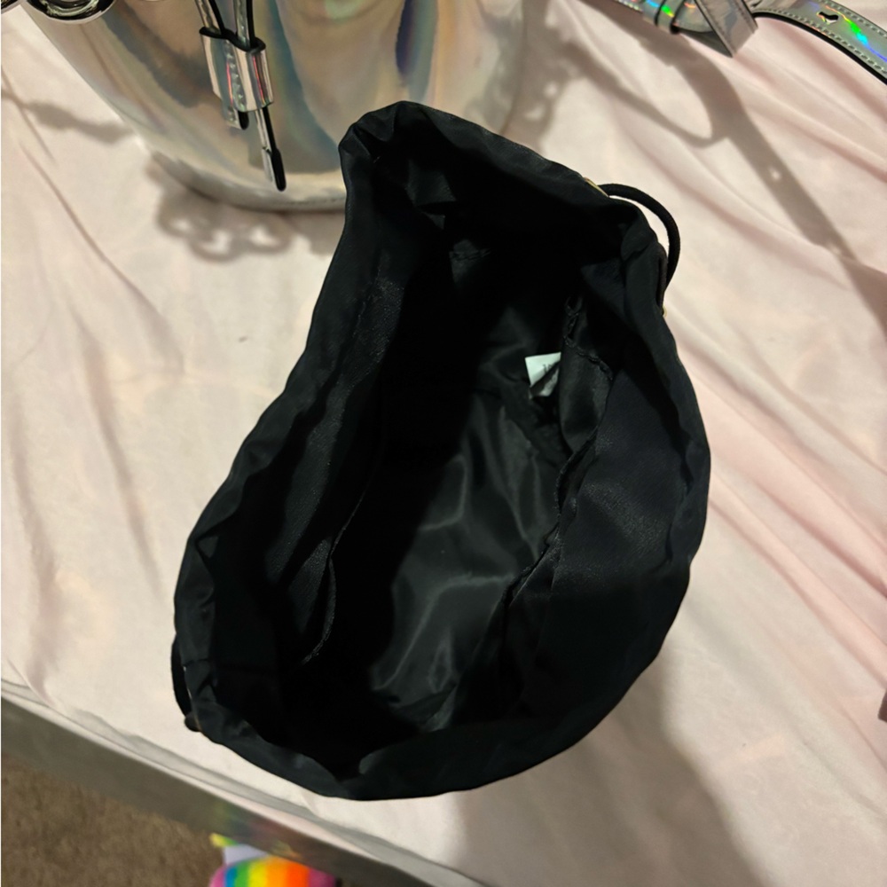Kendall & kylie Holographic Bucket Bag - Picture 12 of 15